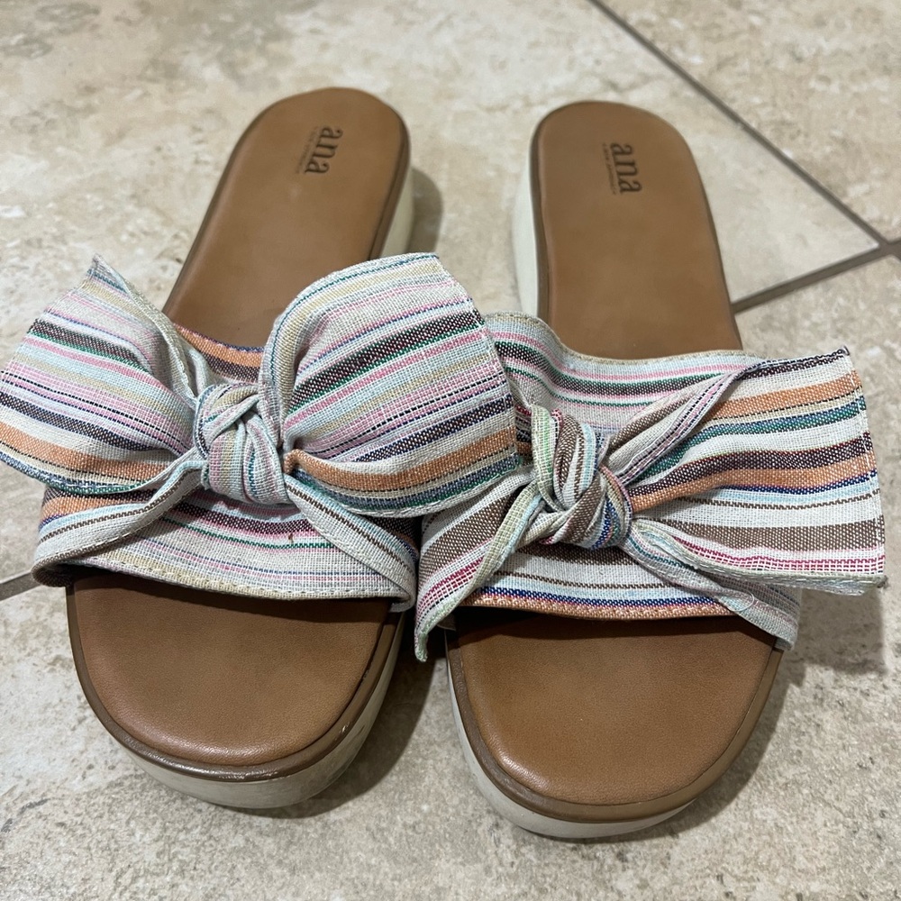 a.n.a Brown and Cream Bow Slide Sandals